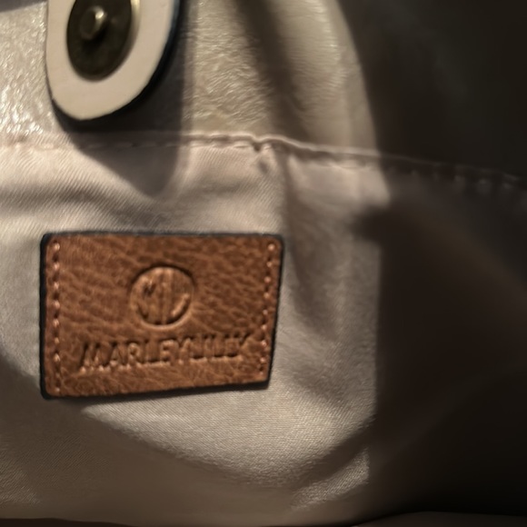 Tan/brown faux leather purse with initials KRS / Like new / Marleylilly brand - Picture 5 of 5